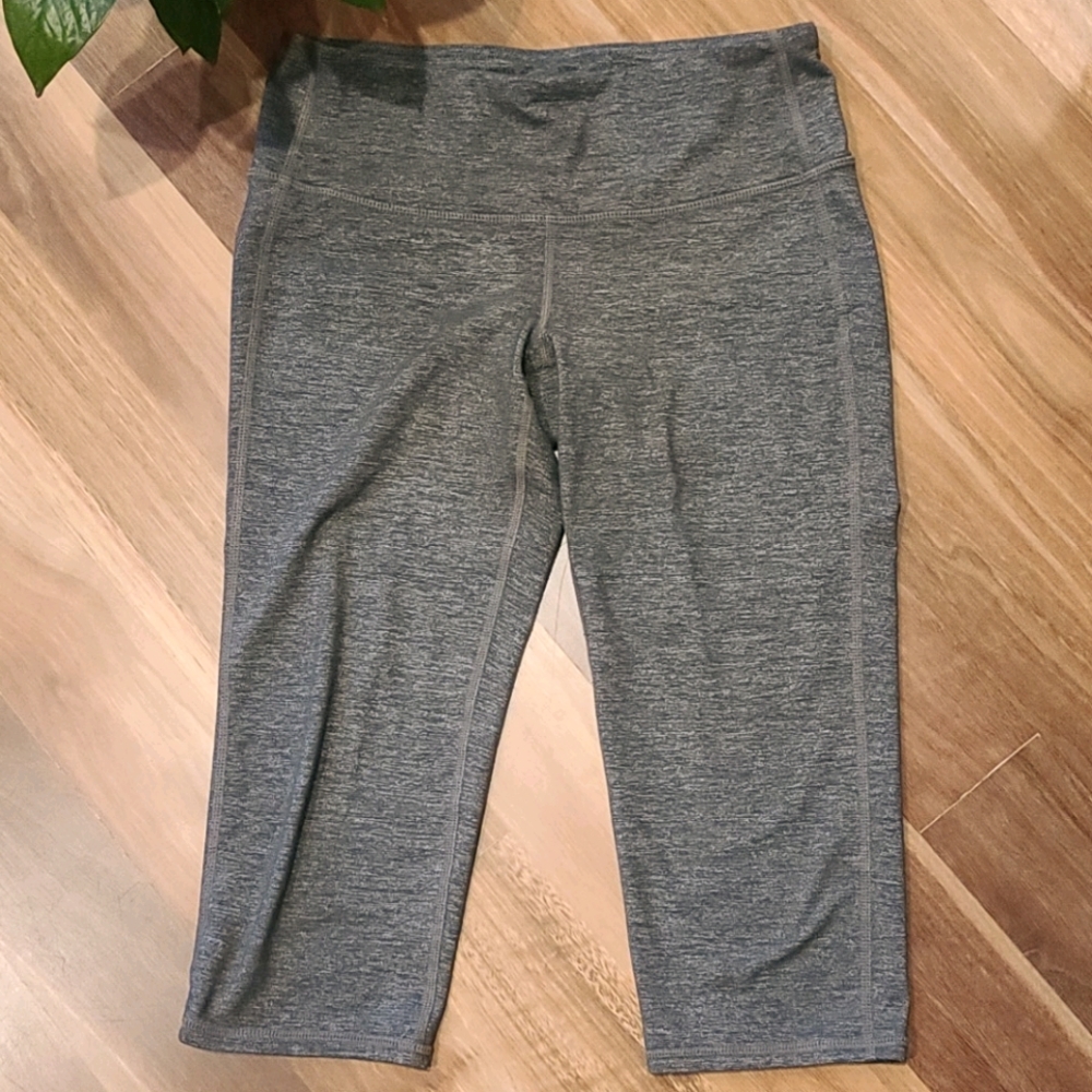 ATHLETA CAPRIS